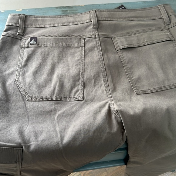 Prana Men's Brown Cargo Pants
order (20) - Picture 12 of 13